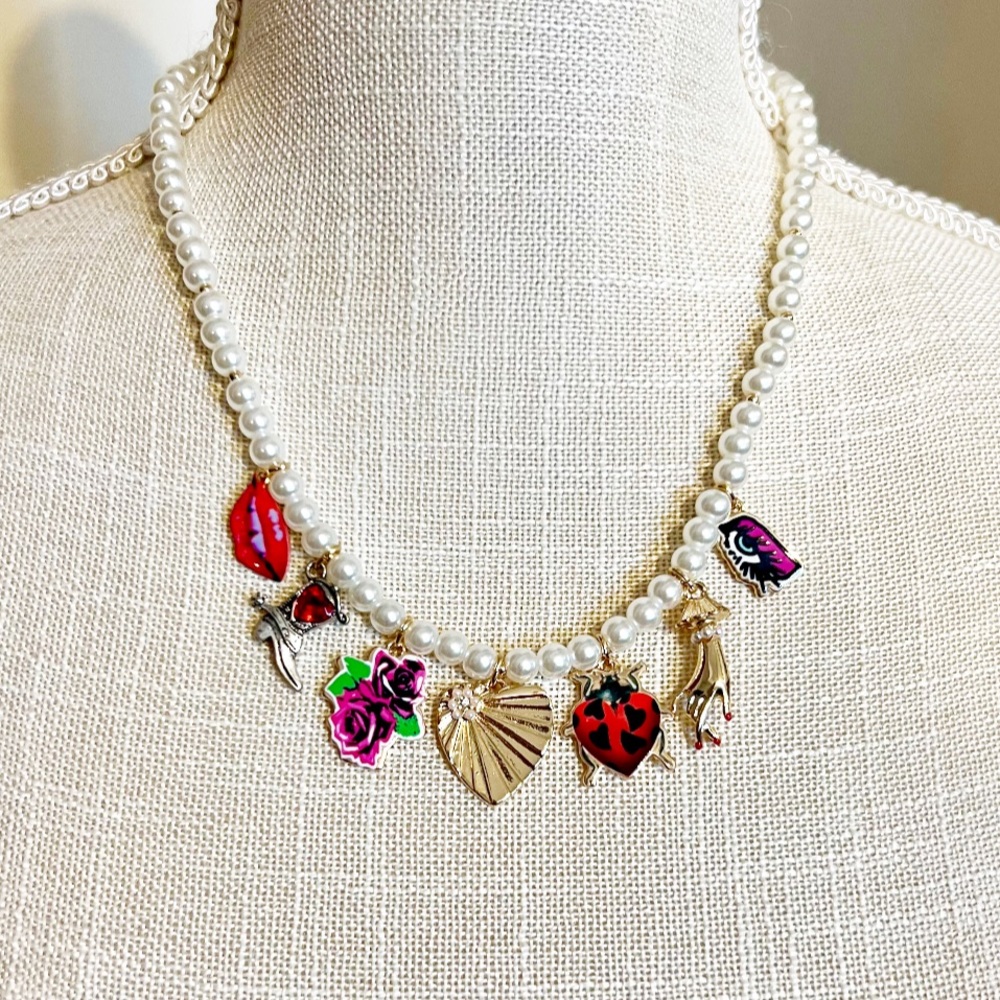 👄Betsey Johnson Faux Pearl Charm Necklace - Ladybug, Lips, Flower & Cowboy Boot